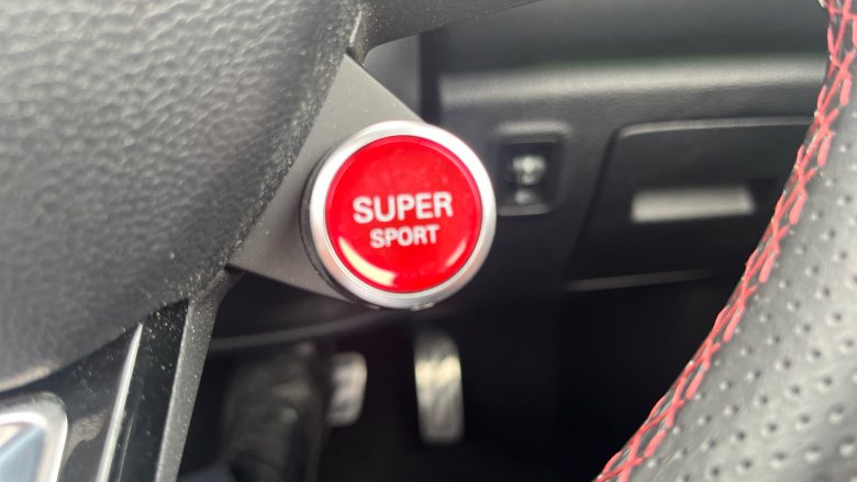 MG Hs 1.5 T-GDI Exclusive 5dr DCT Petrol Hatchback